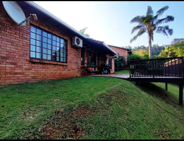 2 BEDROOM TOWNHOUSE FOR SALE IN MONTROSE